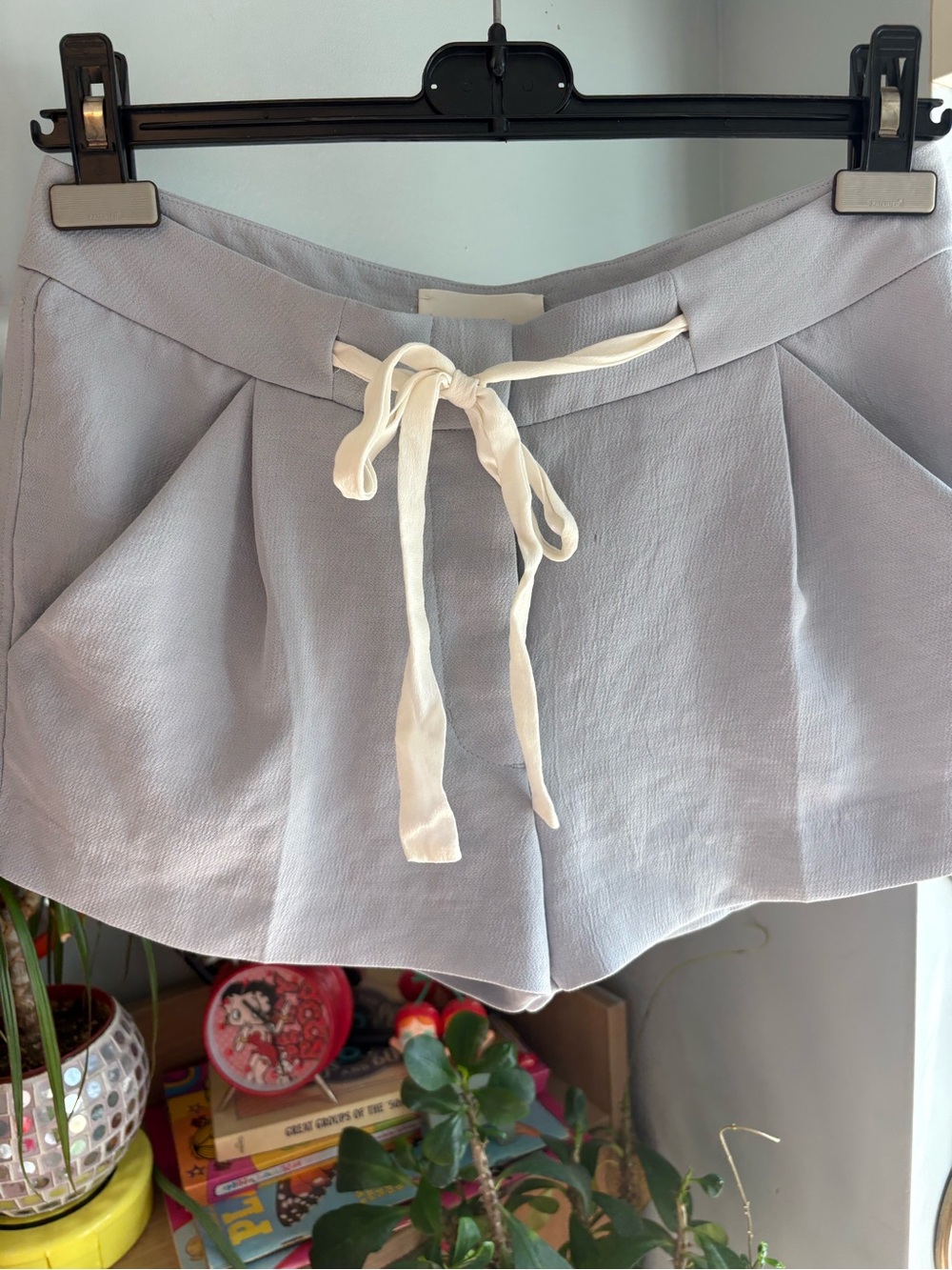 Wilfred Light Gray High-Waist Pleated Drawstring Shorts